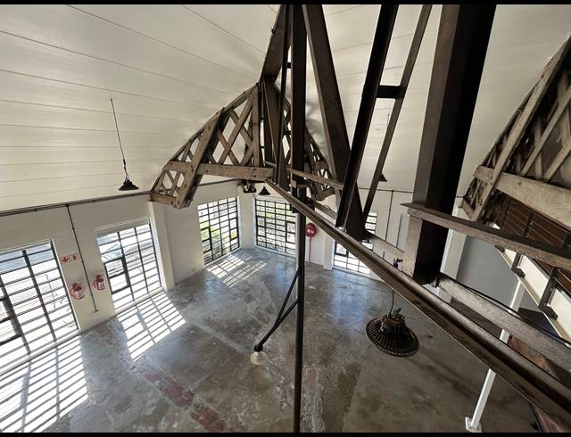297M² BUILDING TO LET IN SALT RIVER